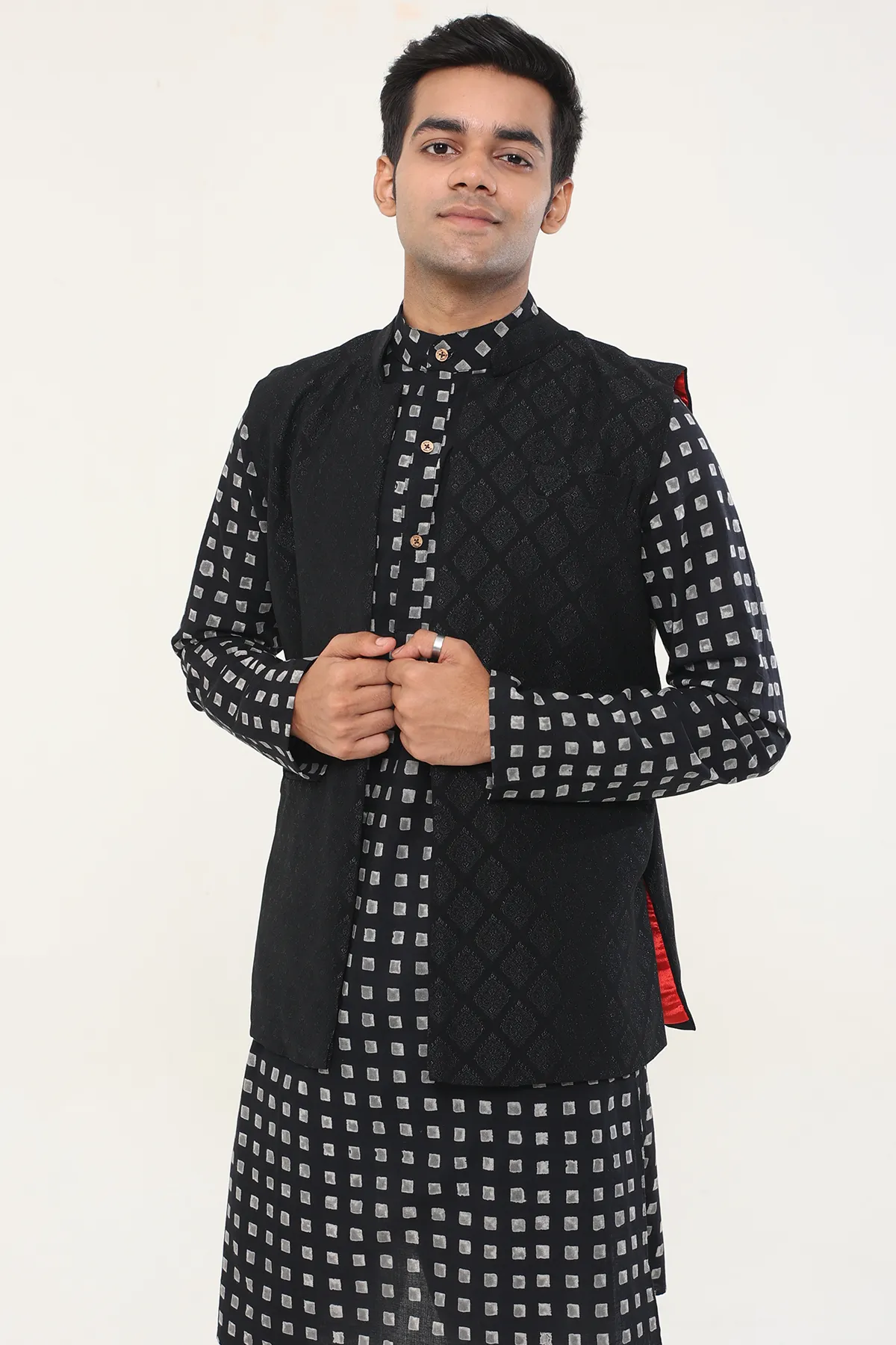 Mirror Black ethnic jacket | stylematters