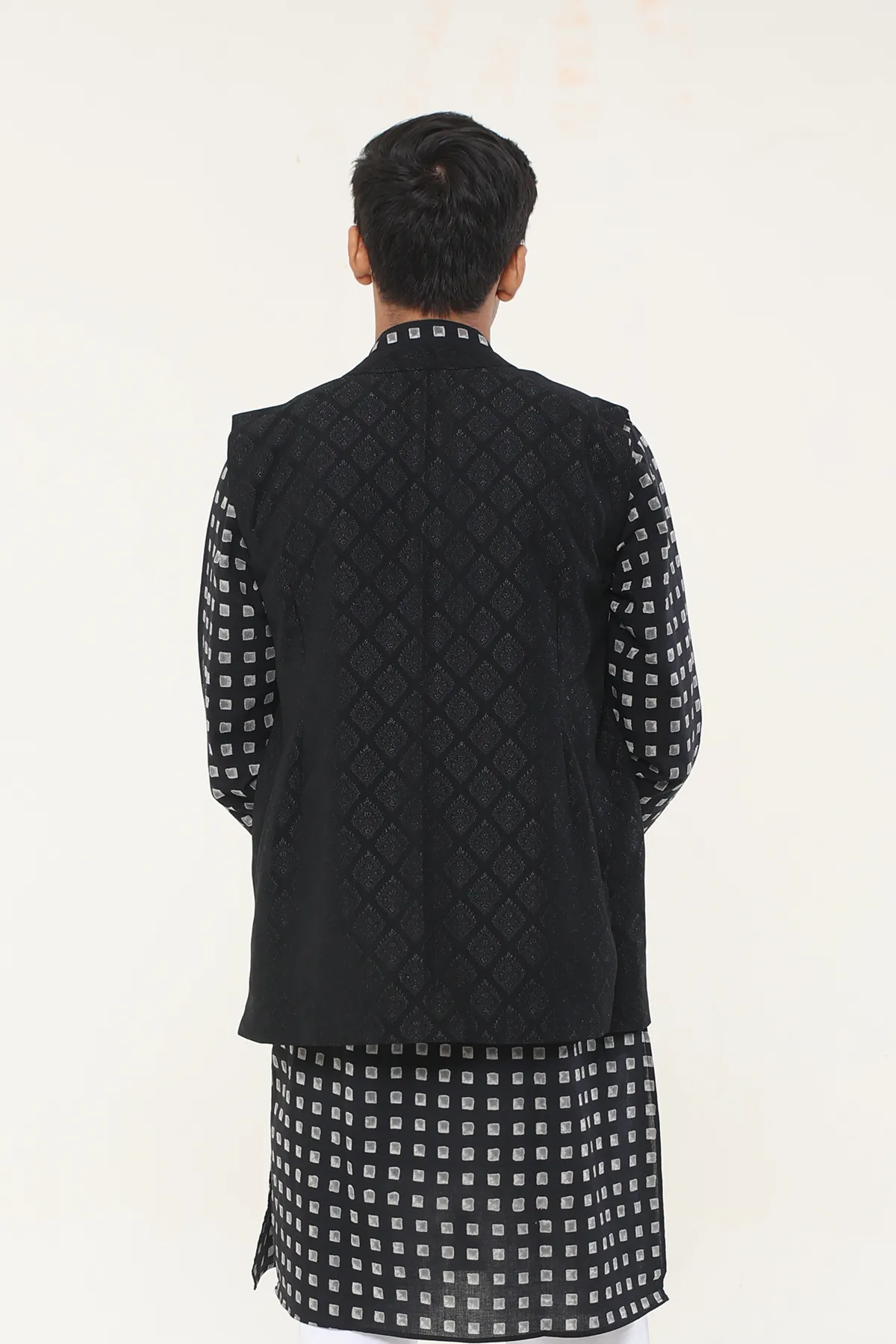 Mirror Black ethnic jacket | stylematters