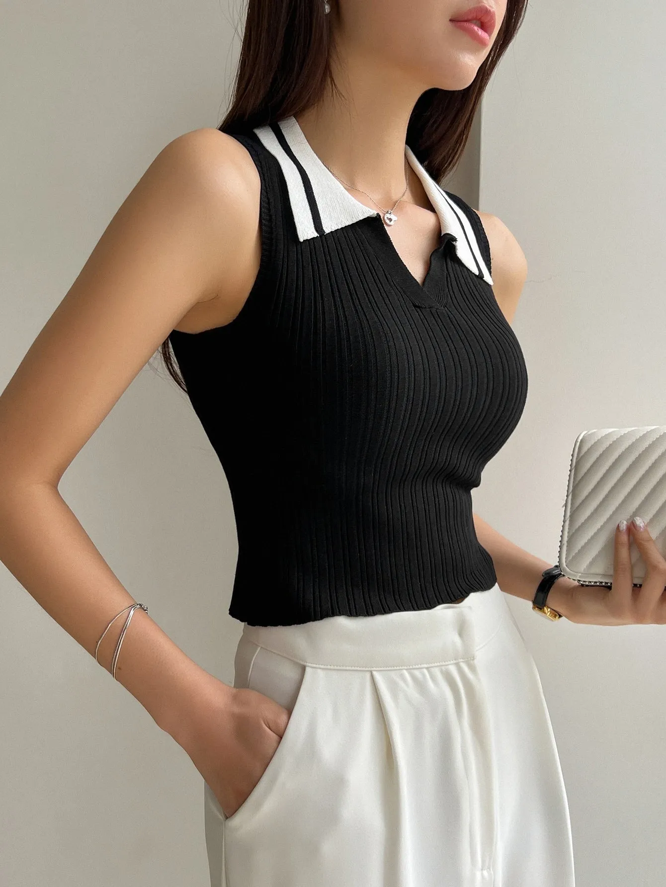 SHEIN DAZY Contrast Collar Ribbed Knit Top